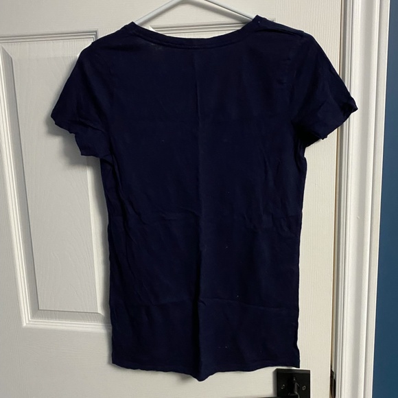 V neck tops - Picture 2 of 4
